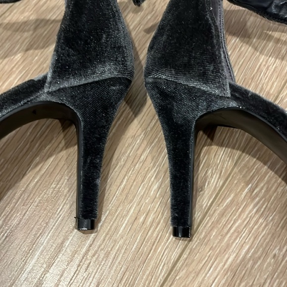14th & Union Velvet Grey 3” High Heels - size: 7 - Picture 5 of 9